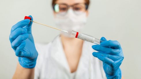La farmacia madrileña, preparada para realizar test rápidos de la COVID-19