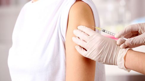 El 47% de la población menor de 65 años se vacunaría de la gripe en la farmacia comunitaria