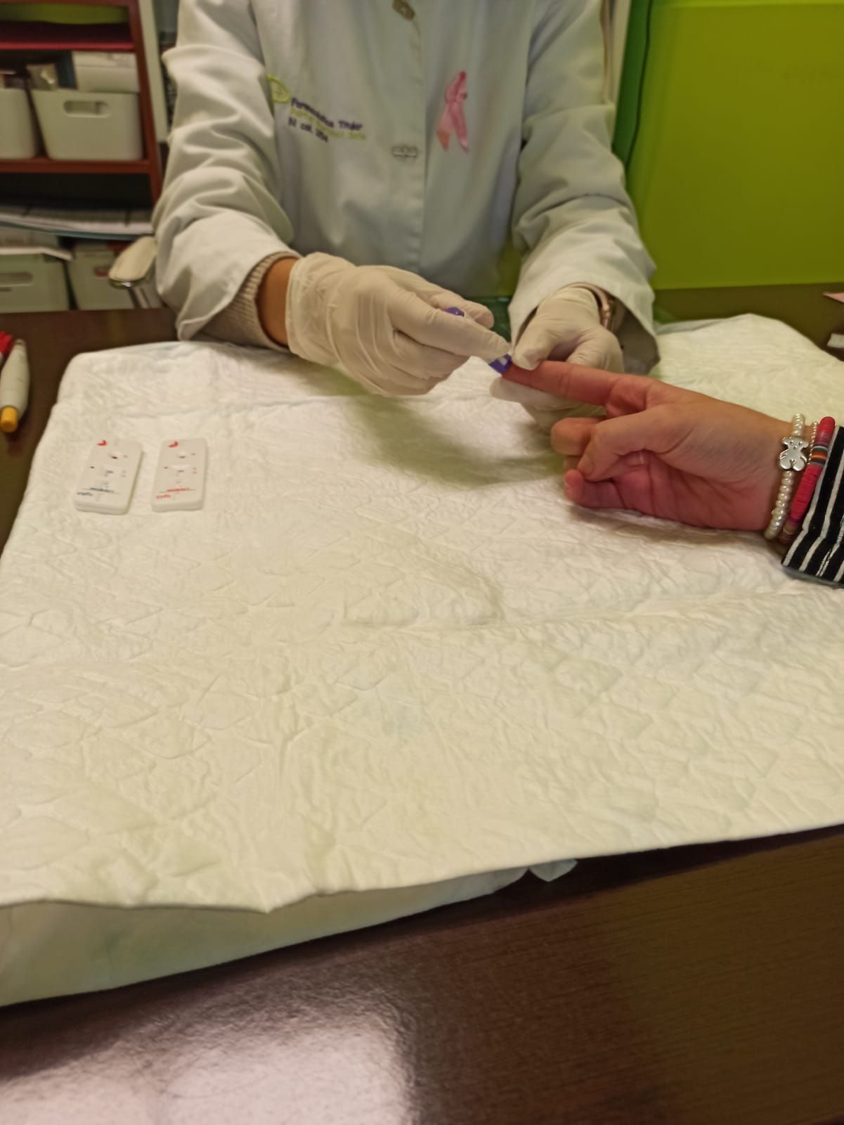 Las farmacias ourensanas ya han realizado más de 6.000 test rápidos para detectar anticuerpos frente al SARS-CoV-2
