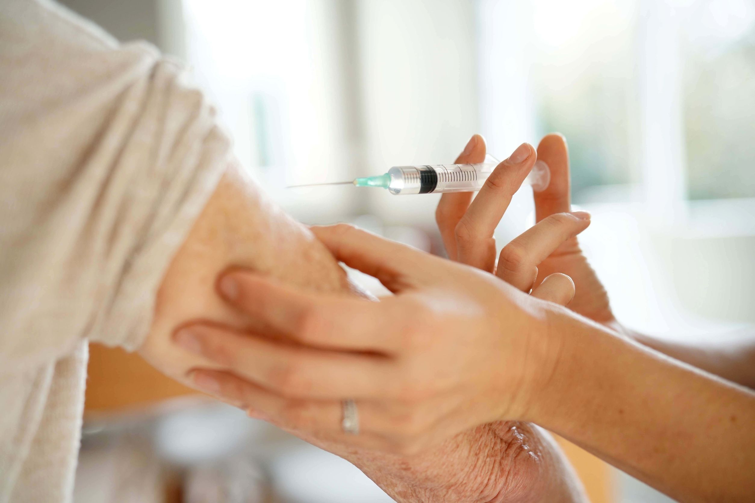 Los farmacéuticos de primaria reivindican su papel en la custodia, conservación y distribución de las vacunas contra la COVID-19