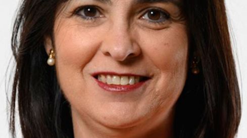 Los farmacéuticos comunitarios y la industria farmacéutica felicitan a Carolina Darias, la nueva ministra de Sanidad