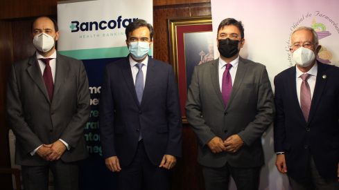 Bancofar y el colegio farmacéutico malagueño firman un acuerdo para ofrecer a los profesionales soluciones a medida