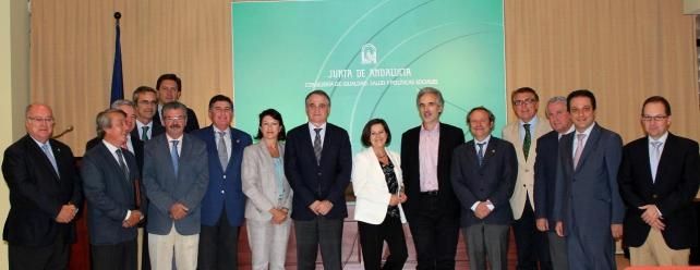 La Junta de Andalucía y el Consejo Andaluz de Colegios Farmacéuticos trabajarán por una prestación farmacéutica de calidad La Junta de Andalucía y el Consejo Andaluz de Colegios Farmacéuticos trabajarán por una prestación farmacéutica de calidad