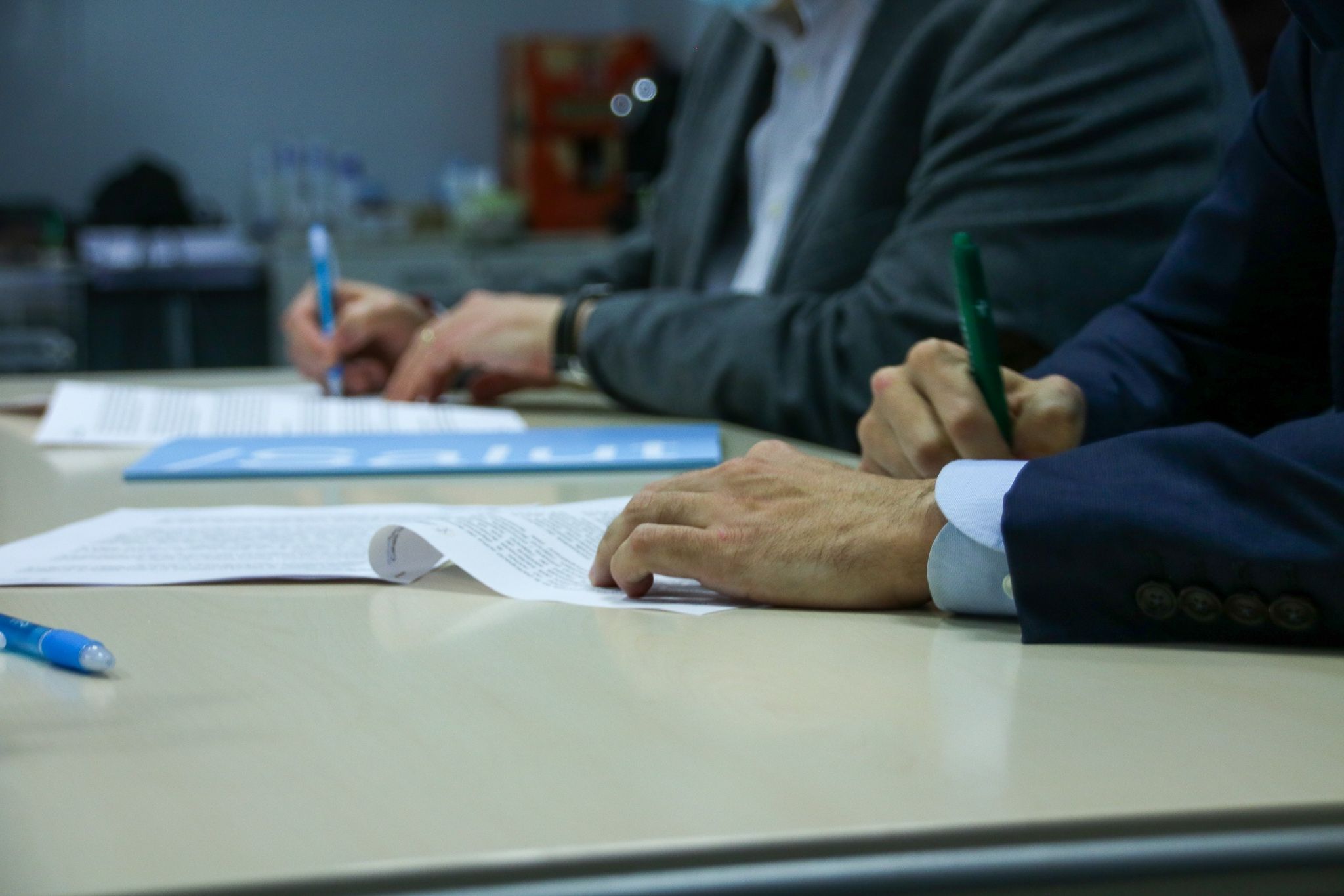 CatSalut y CCFC firman un convenio para fomentar el despliegue de la atención farmacéutica comunitaria en el sistema público de salud