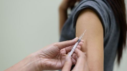 Los farmacéuticos valencianos denuncian la gestión de Conselleria en el proceso de vacunación contra la COVID-19