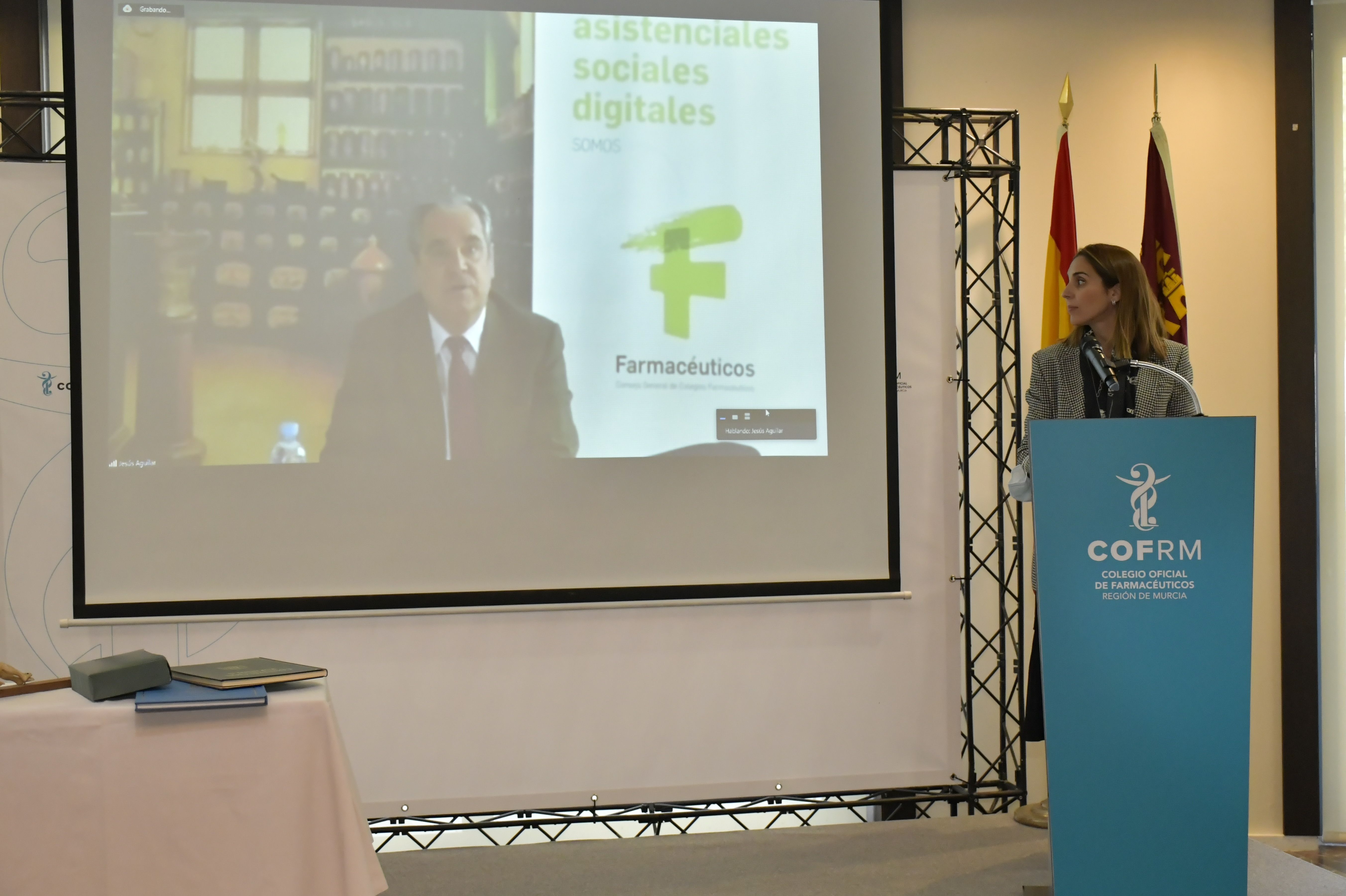 La presidenta del COF de Murcia, Paula Payá, resalta el papel de los farmacéuticos en la pandemia y hace un llamamiento a la unión