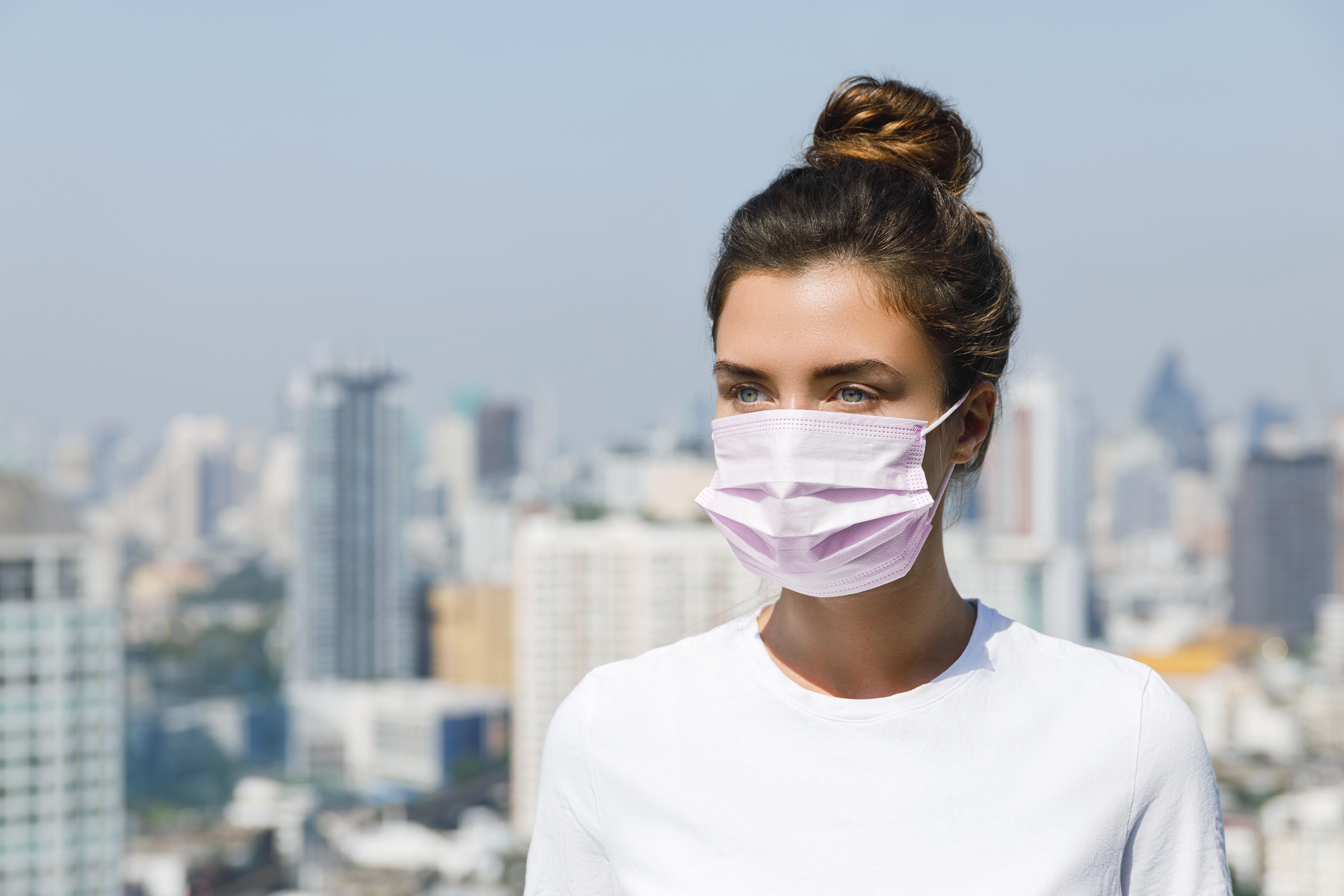 Cofares destina la venta de la mascarilla solidaria a financiar un programa formativo de investigación contra el cáncer