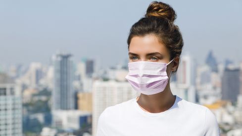 Cofares destina la venta de la mascarilla solidaria a financiar un programa formativo de investigación contra el cáncer