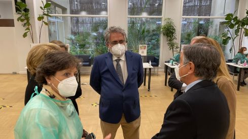 Farmacéuticos de Madrid: a la espera de las condiciones definitivas de administración de la segunda dosis de la vacuna de AstraZeneca