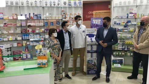 Un total de 124 farmacias ourensanas dispensan ya kits de test de saliva para detectar la COVID-19