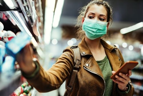 El 62 % de los españoles seguirá llevando mascarilla especialmente en transportes públicos, hospitales y en temporada de gripe y alergias