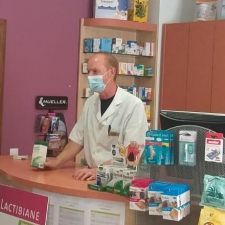 RAFA MOLINOS farmacéutico